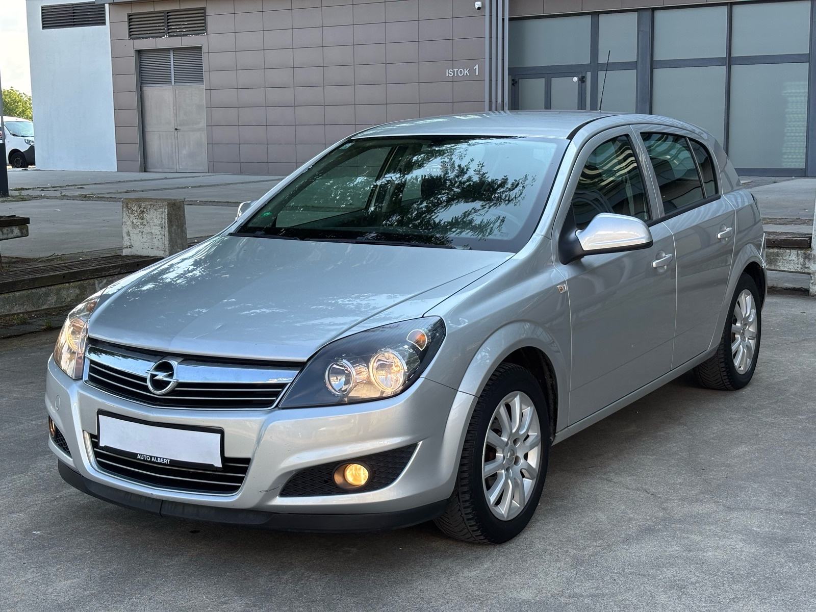 Opel Astra 1,6, PLIN✅️ KLIMA, KAMERA, NAVI., ODLIČNA, pogled izvana - slika 1