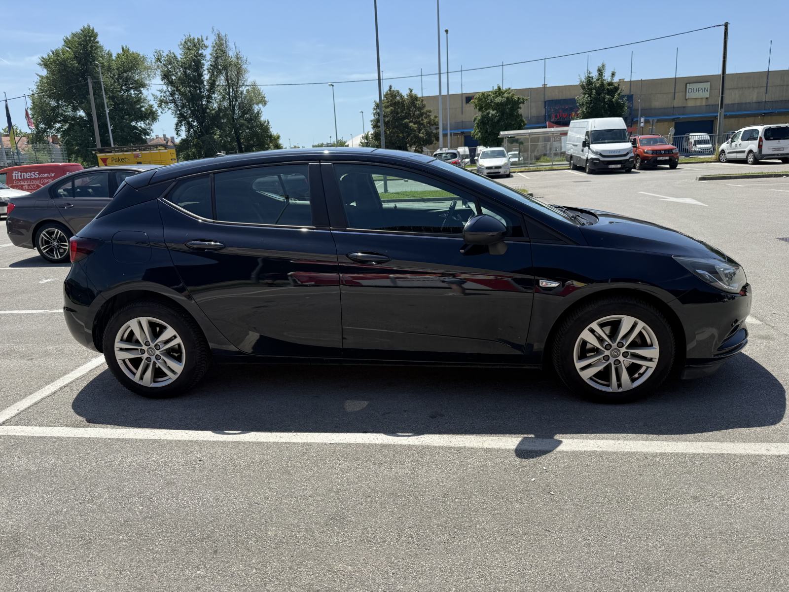 Opel Astra 1,6, fotografija 3