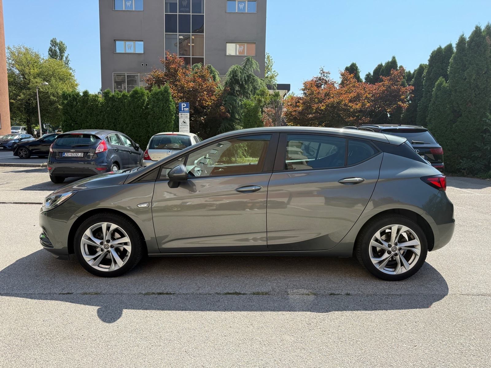 Opel Astra 1,6 - TOP AUTO, fotografija 6