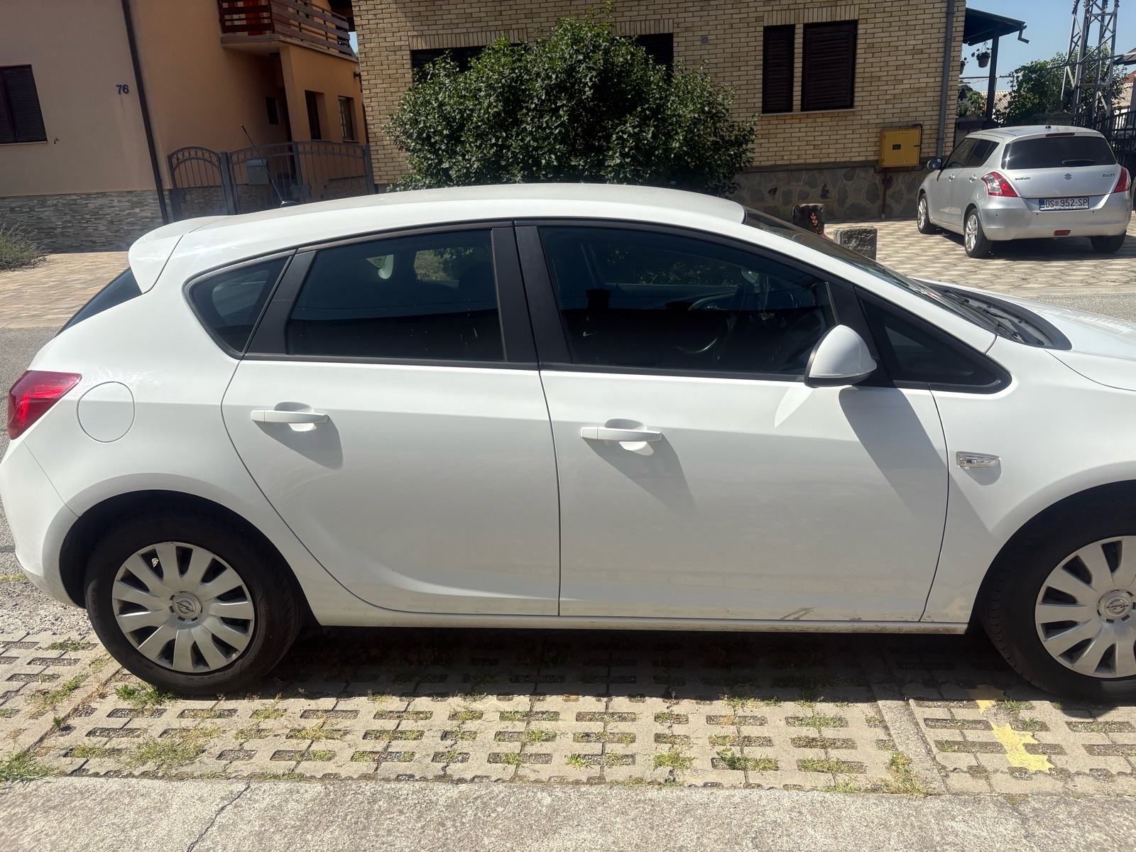 Opel Astra 1.6, fotografija 2