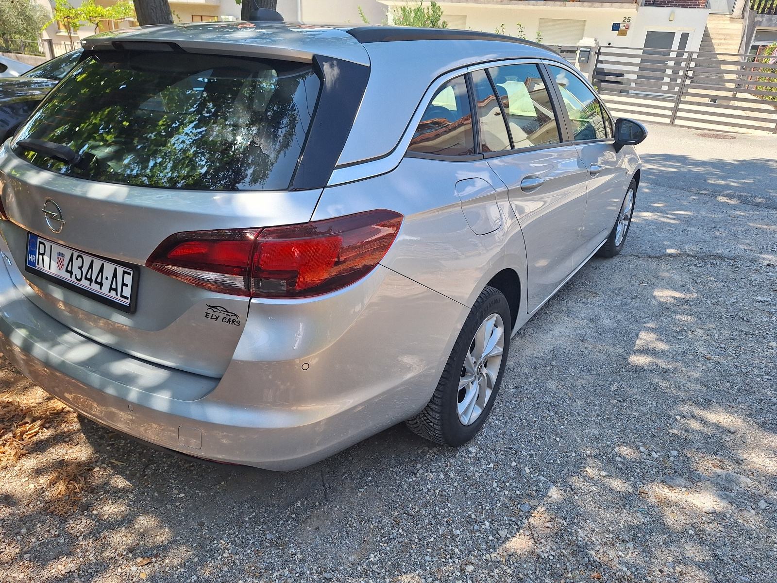 Opel Astra 1,6, fotografija 2