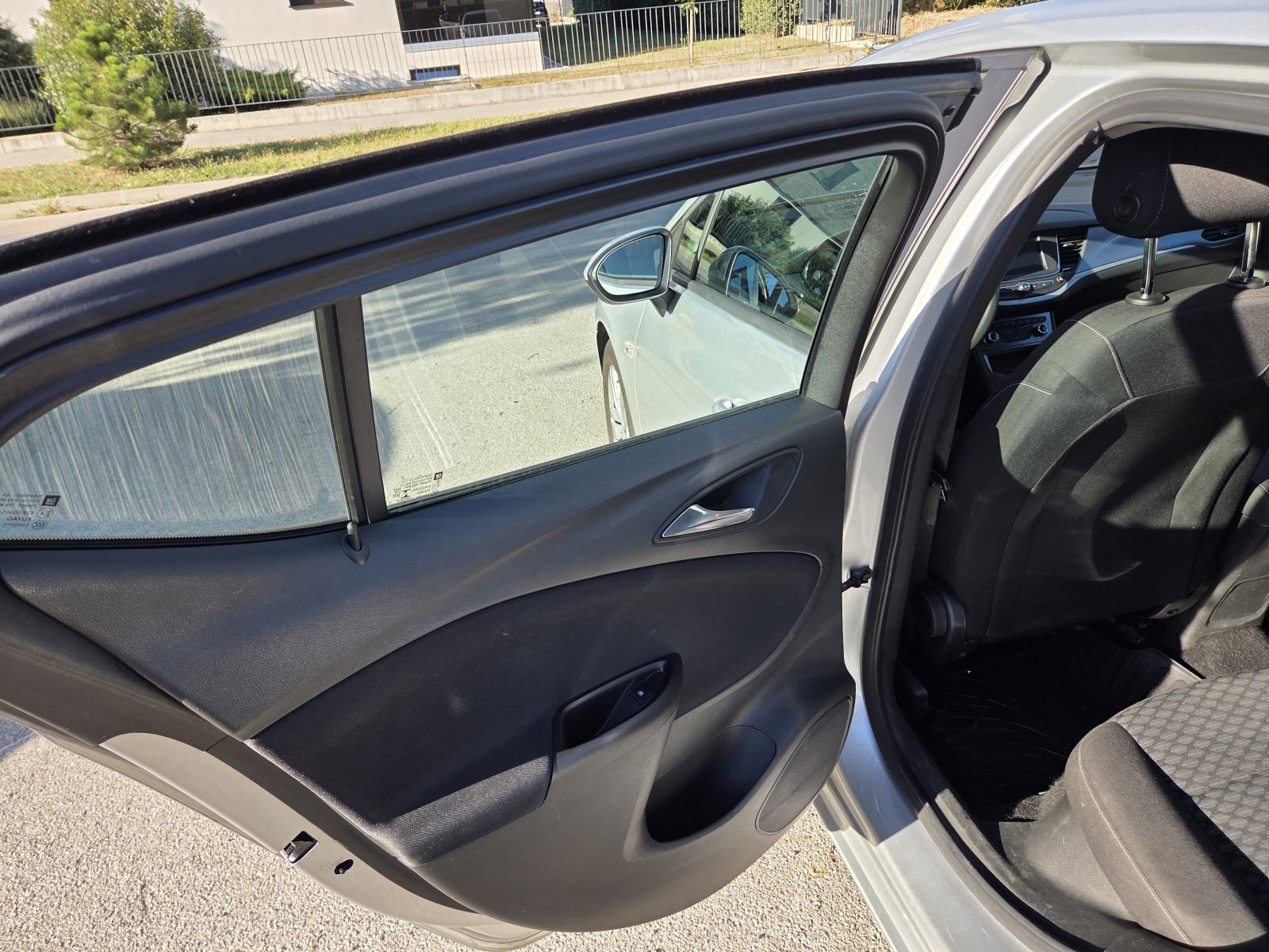 Opel Astra 1,6, fotografija 17
