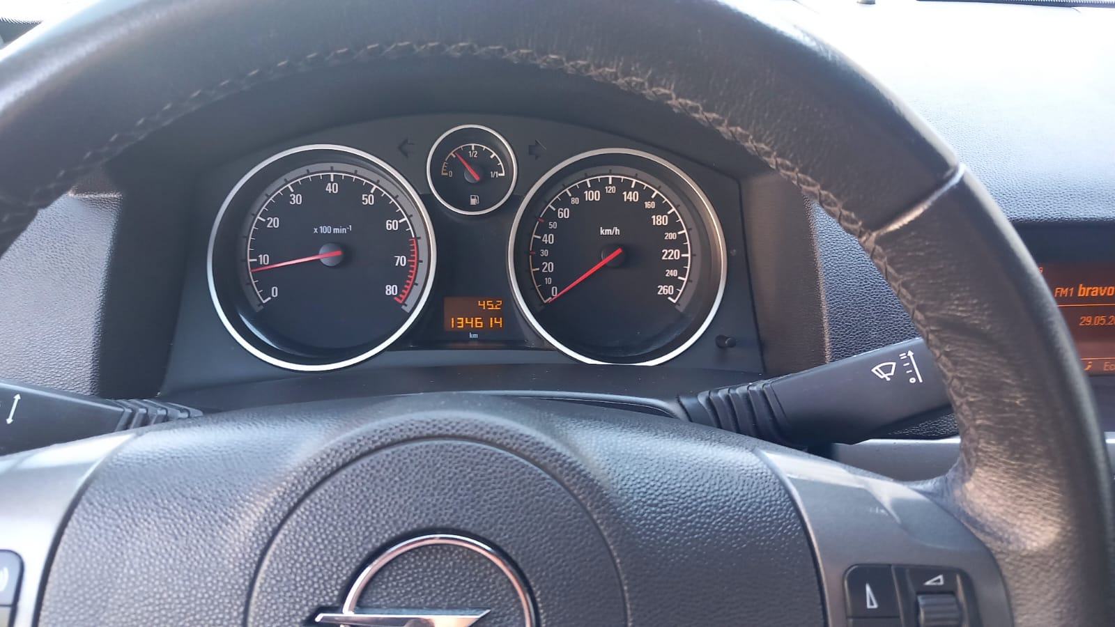Opel Astra GTC - 1,6 - 134tkm... - rega godinu dana, fotografija 7