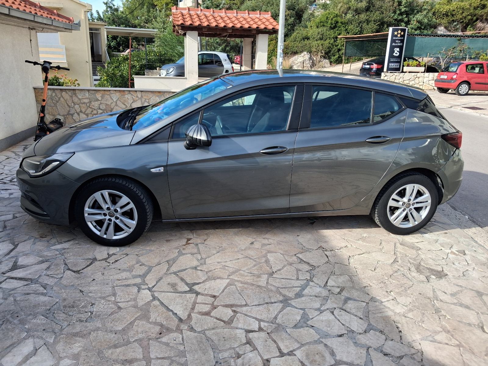 Opel Astra 1,6, pogled izvana - slika 1