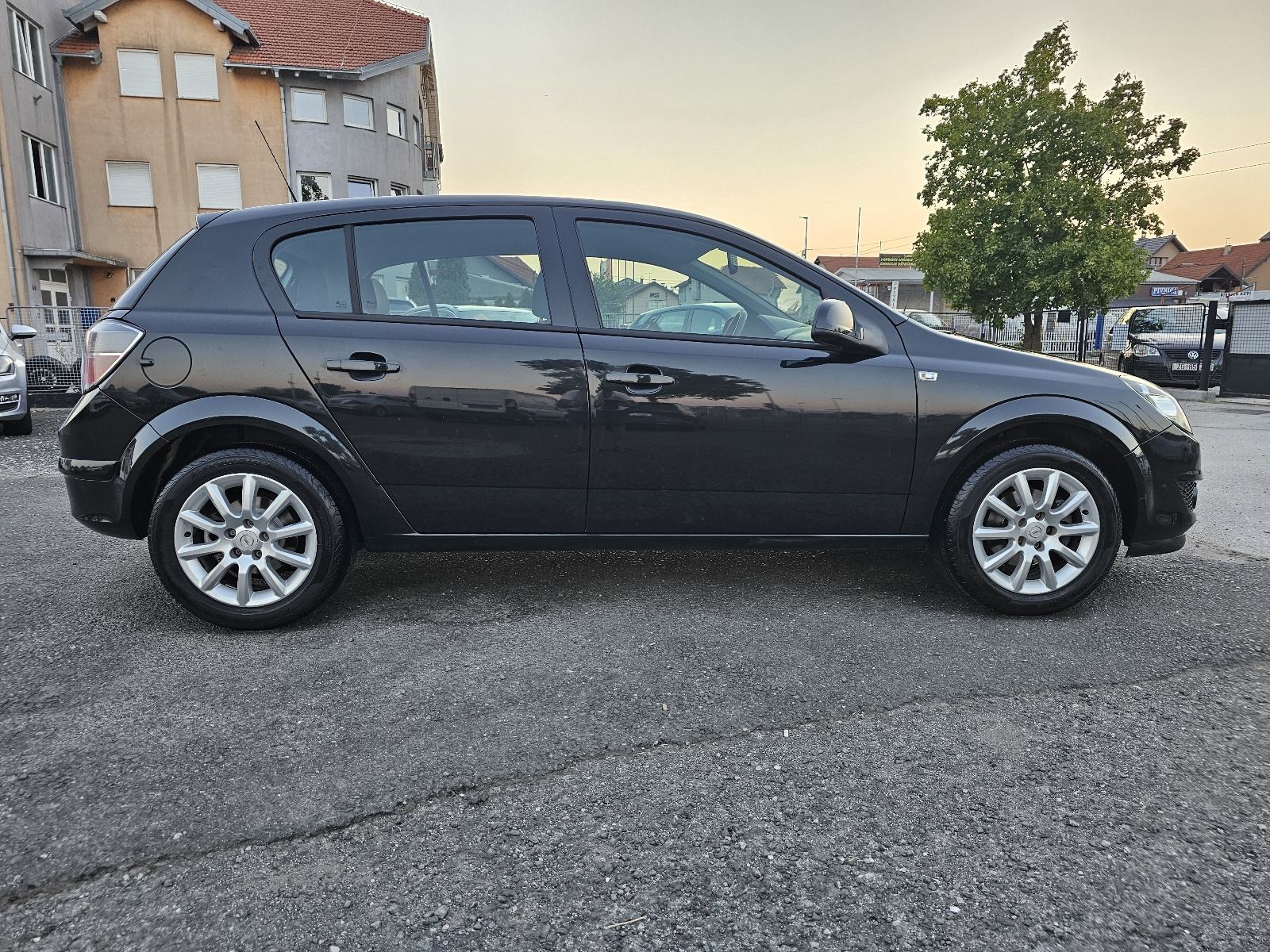 Opel Astra 1,6 I ***TOP-STANJE***PRVI-VLASNIK***HR-VOZILO***, fotografija 4