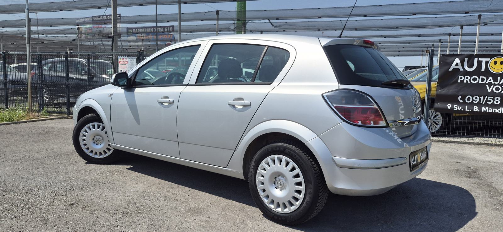 Opel Astra 1,6B, HR AUTO, TEMP, SENZORI, MAGLENKE, REG. 09/26..., 2013 god., fotografija 4