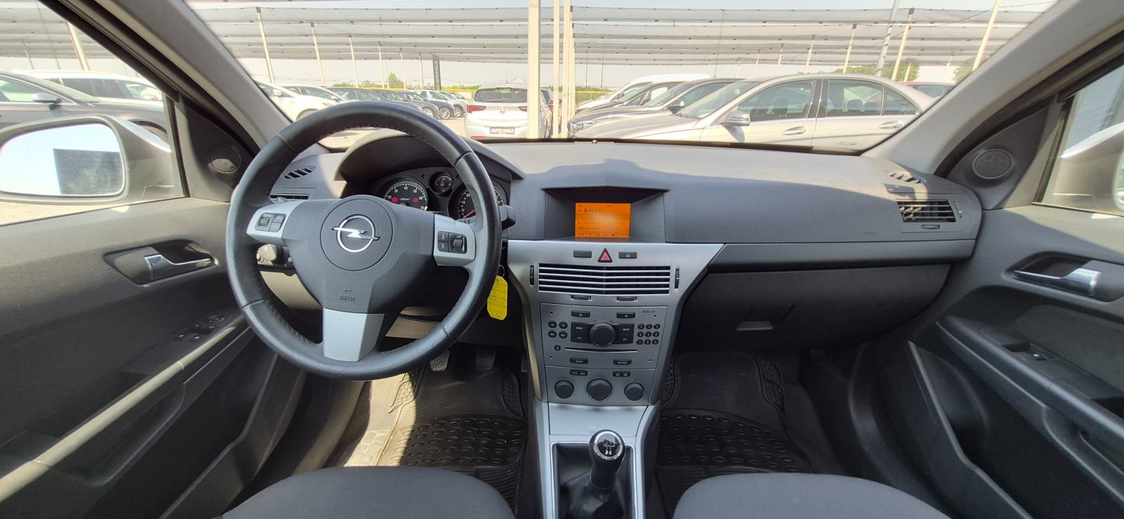 Opel Astra 1,6B, HR AUTO, TEMP, SENZORI, MAGLENKE, REG. 09/26..., 2013 god., fotografija 15