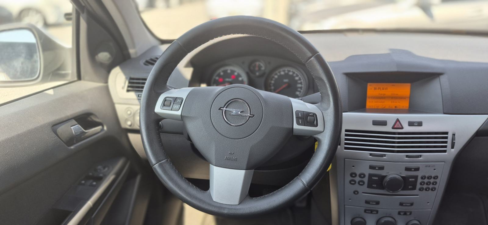 Opel Astra 1,6B, HR AUTO, TEMP, SENZORI, MAGLENKE, REG. 09/26..., 2013 god., fotografija 14