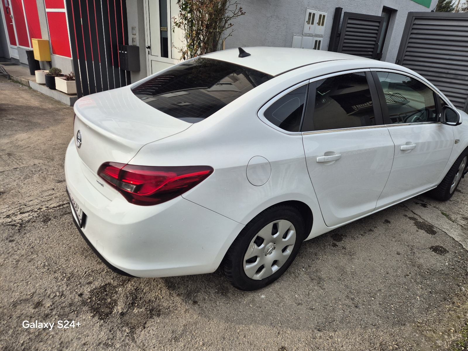 Opel Astra 1.6cdti full oprema, fotografija 5