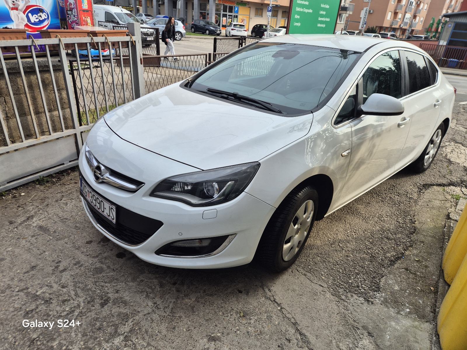 Opel Astra 1.6cdti full oprema, fotografija 2