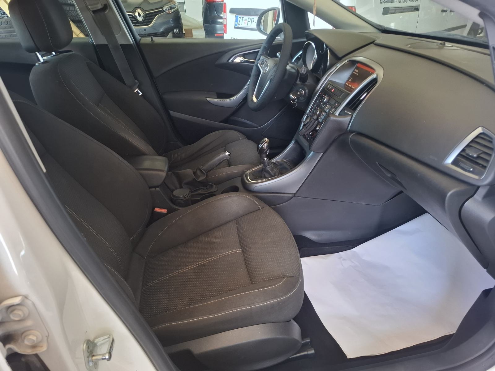 Opel Astra 1.6cdti, fotografija 7