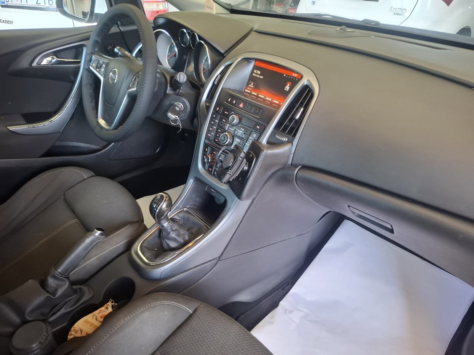Opel Astra 1.6cdti, fotografija 11