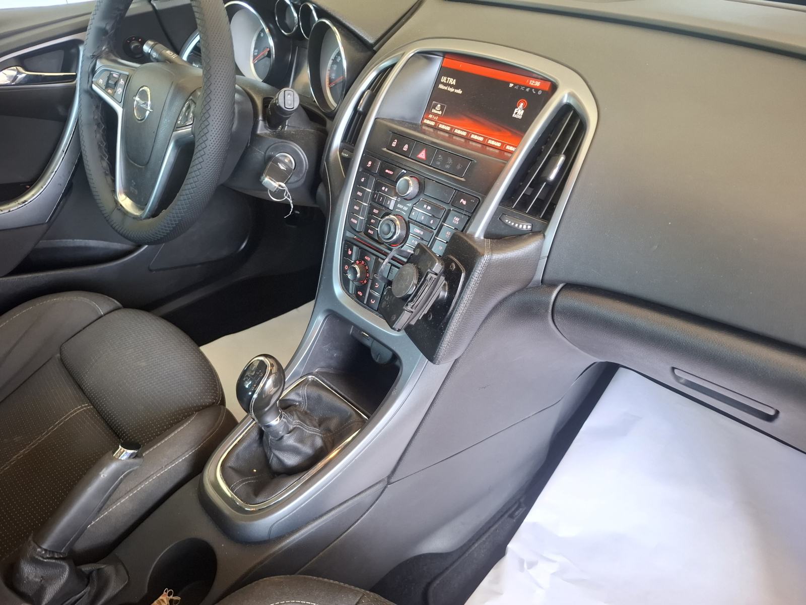 Opel Astra 1.6cdti, fotografija 13