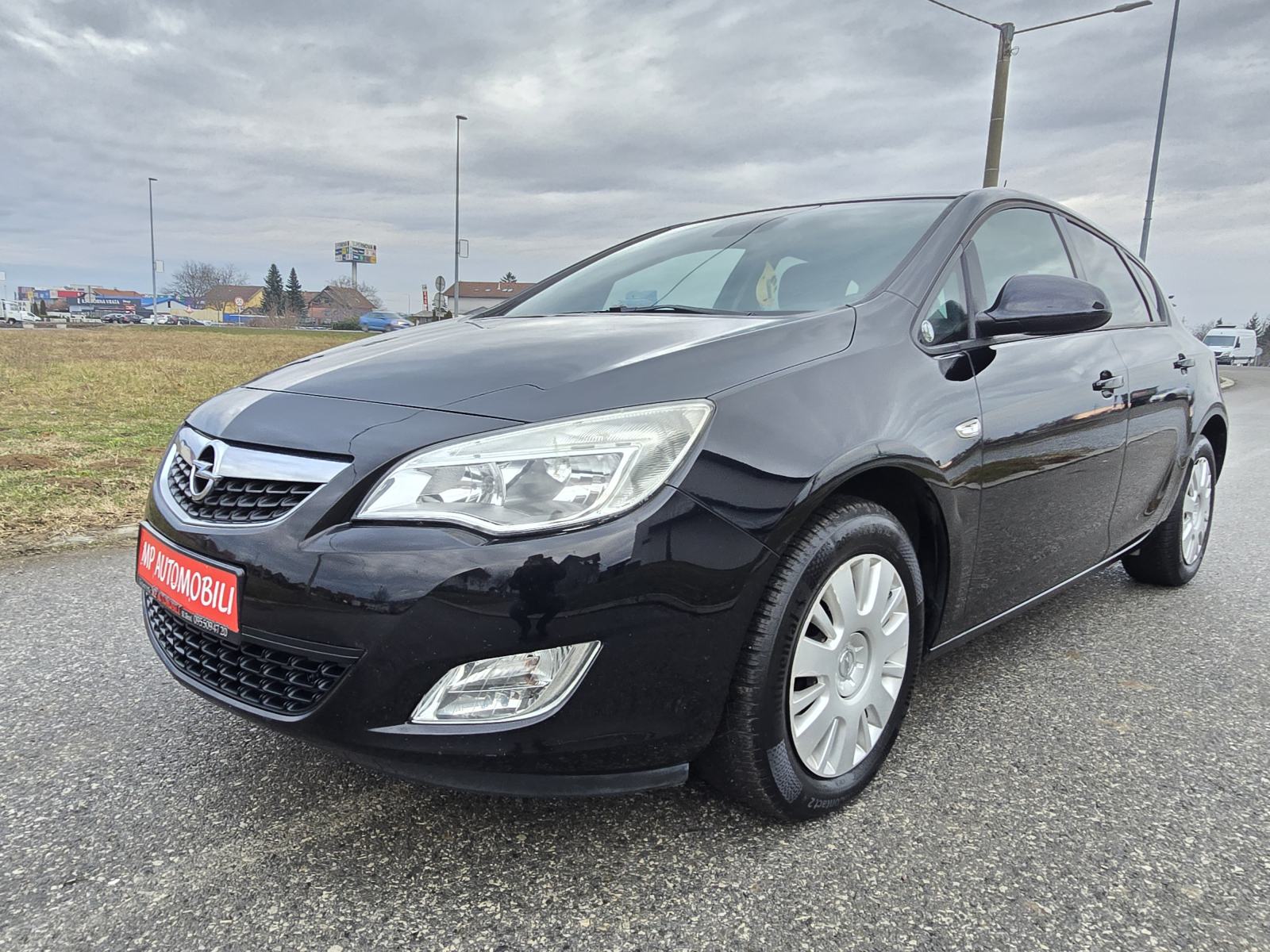 Opel Astra 1,7 CDTI-2012god.md-MEDIA-klima,park.senzo,tempomat,KARTICE, fotografija 2