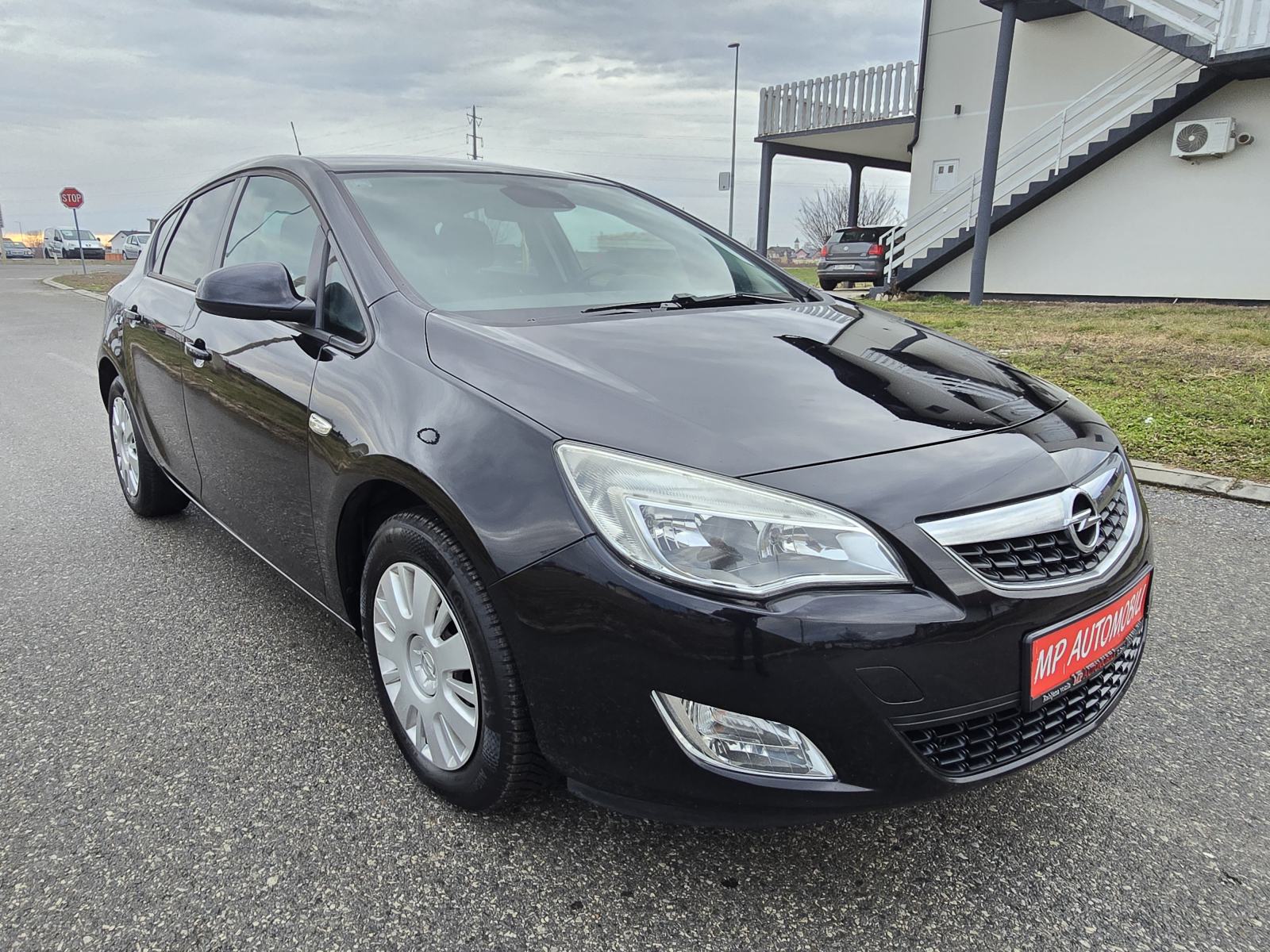 Opel Astra 1,7 CDTI-2012god.md-MEDIA-klima,park.senzo,tempomat,KARTICE, fotografija 4