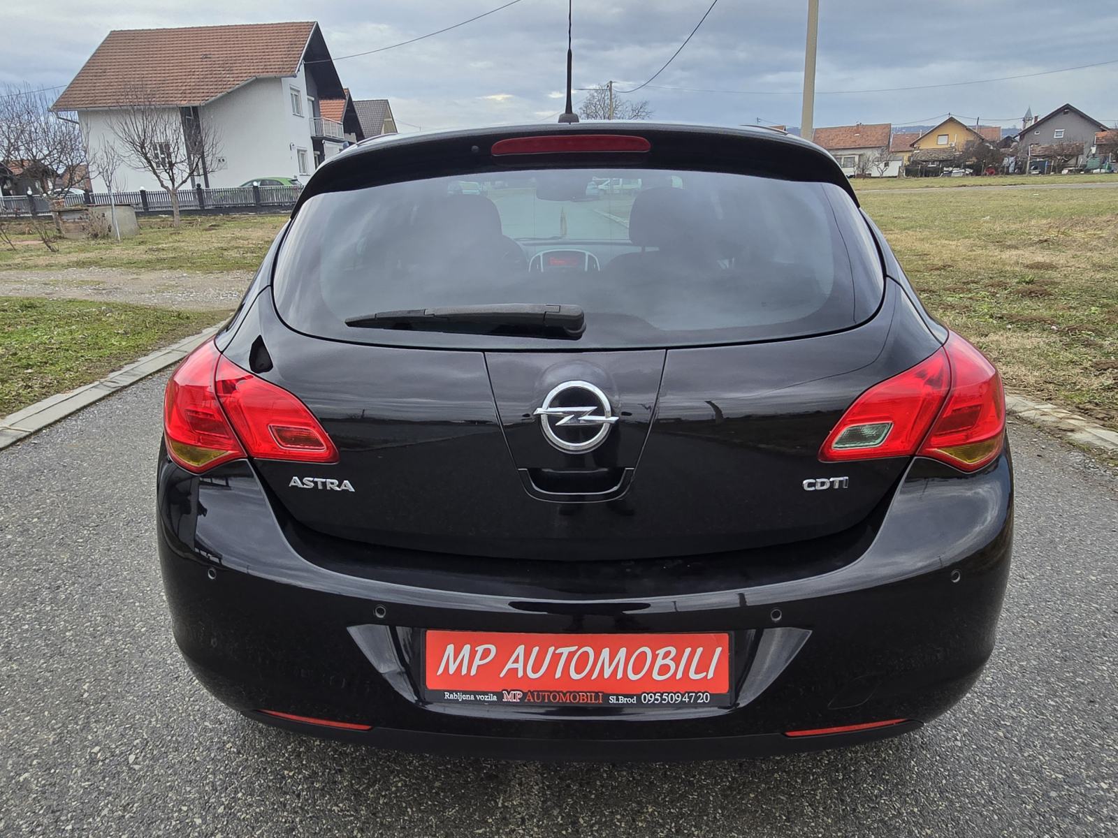 Opel Astra 1,7 CDTI-2012god.md-MEDIA-klima,park.senzo,tempomat,KARTICE, fotografija 7