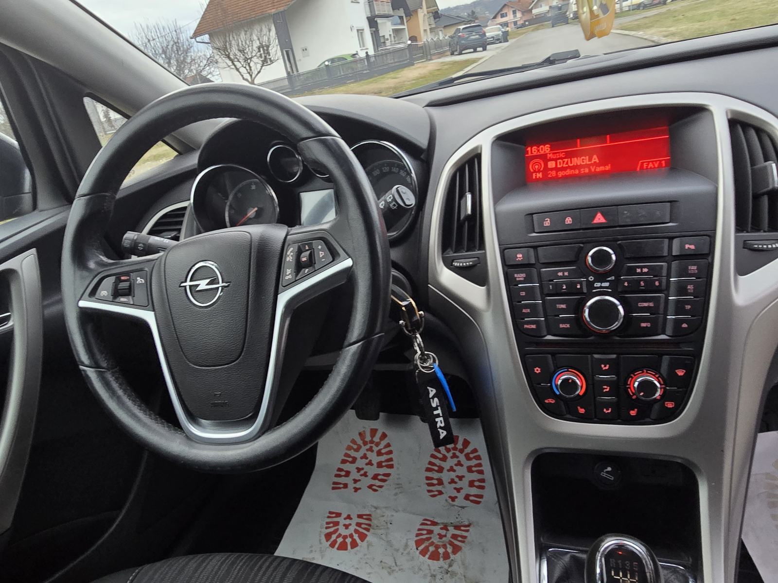Opel Astra 1,7 CDTI-2012god.md-MEDIA-klima,park.senzo,tempomat,KARTICE, fotografija 15