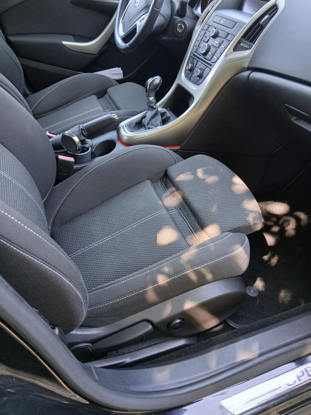 Opel Astra 1,7 CDTI 92 KW. 130 TKM SERVISNA, fotografija 9