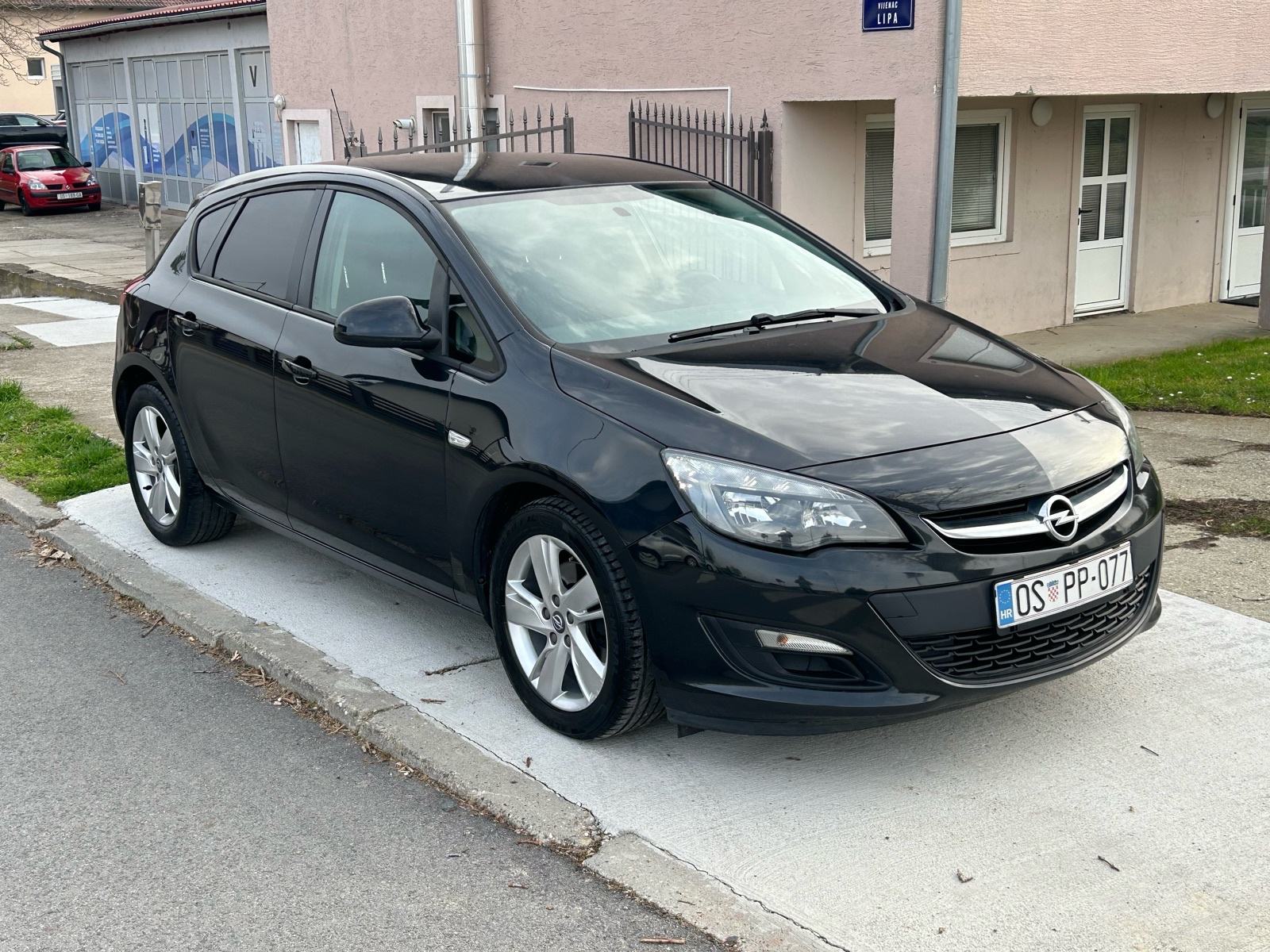 Opel Astra 1,7 CDTI TEMPOMAT ALU 17 NA IME KUPCA, fotografija 2