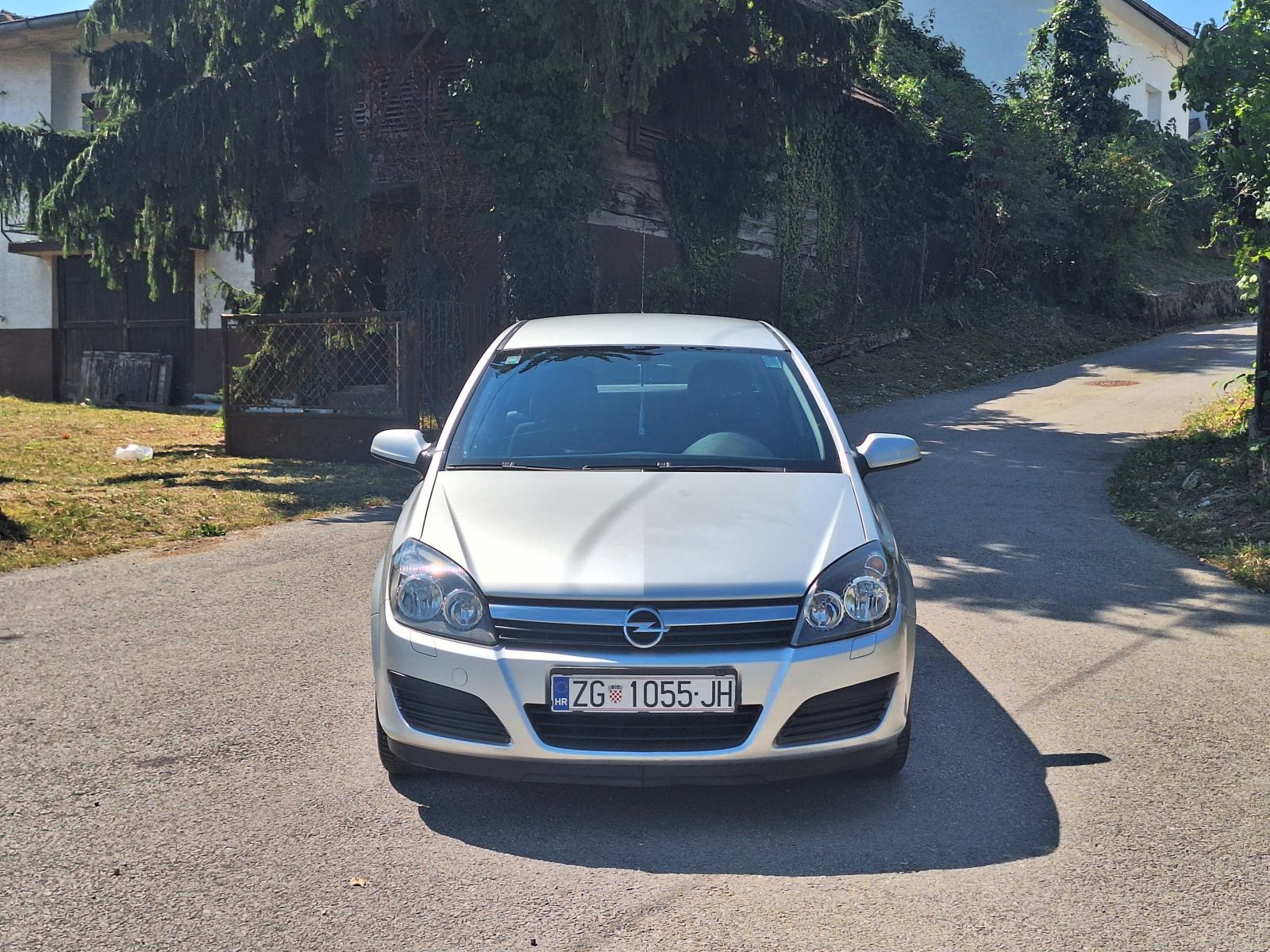Opel Astra 1,7 CDTI Enyoj 114 tkm hr auto, fotografija 3