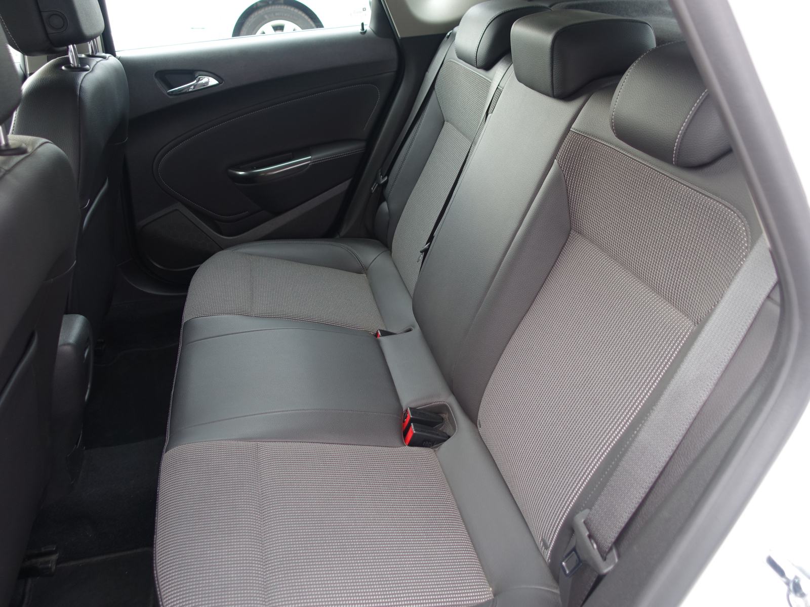 Opel Astra 1,7 CDTI / JAMSTVO + REGISTRACIJA, fotografija 17