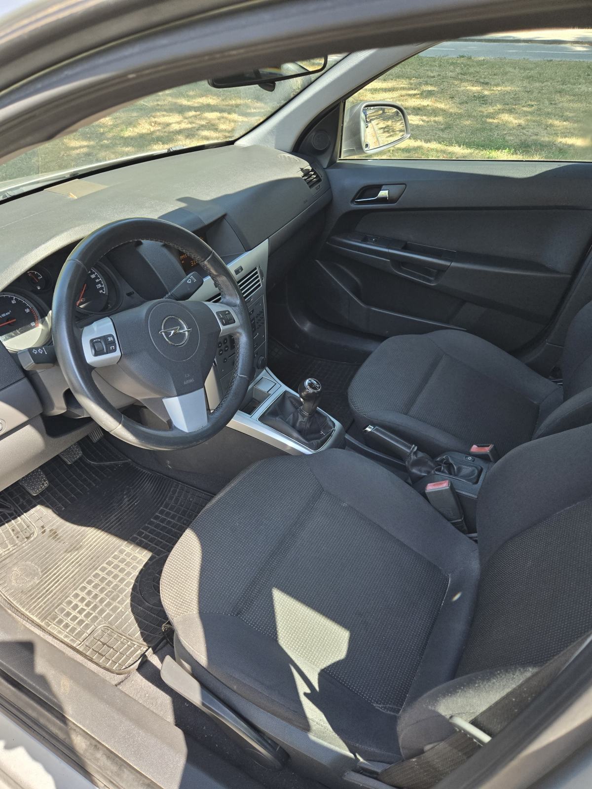 Opel Astra Karavan 1,7 CDTI REGISTRIRAN DO 8/2027, fotografija 11