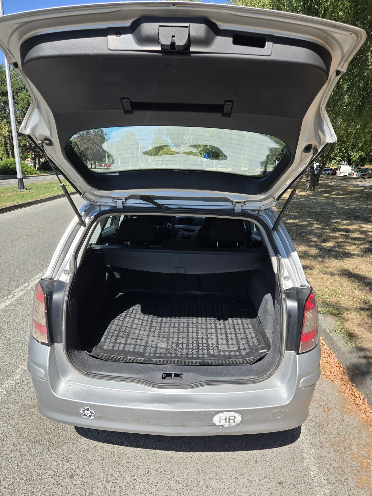 Opel Astra Karavan 1,7 CDTI REGISTRIRAN DO 8/2027, fotografija 13