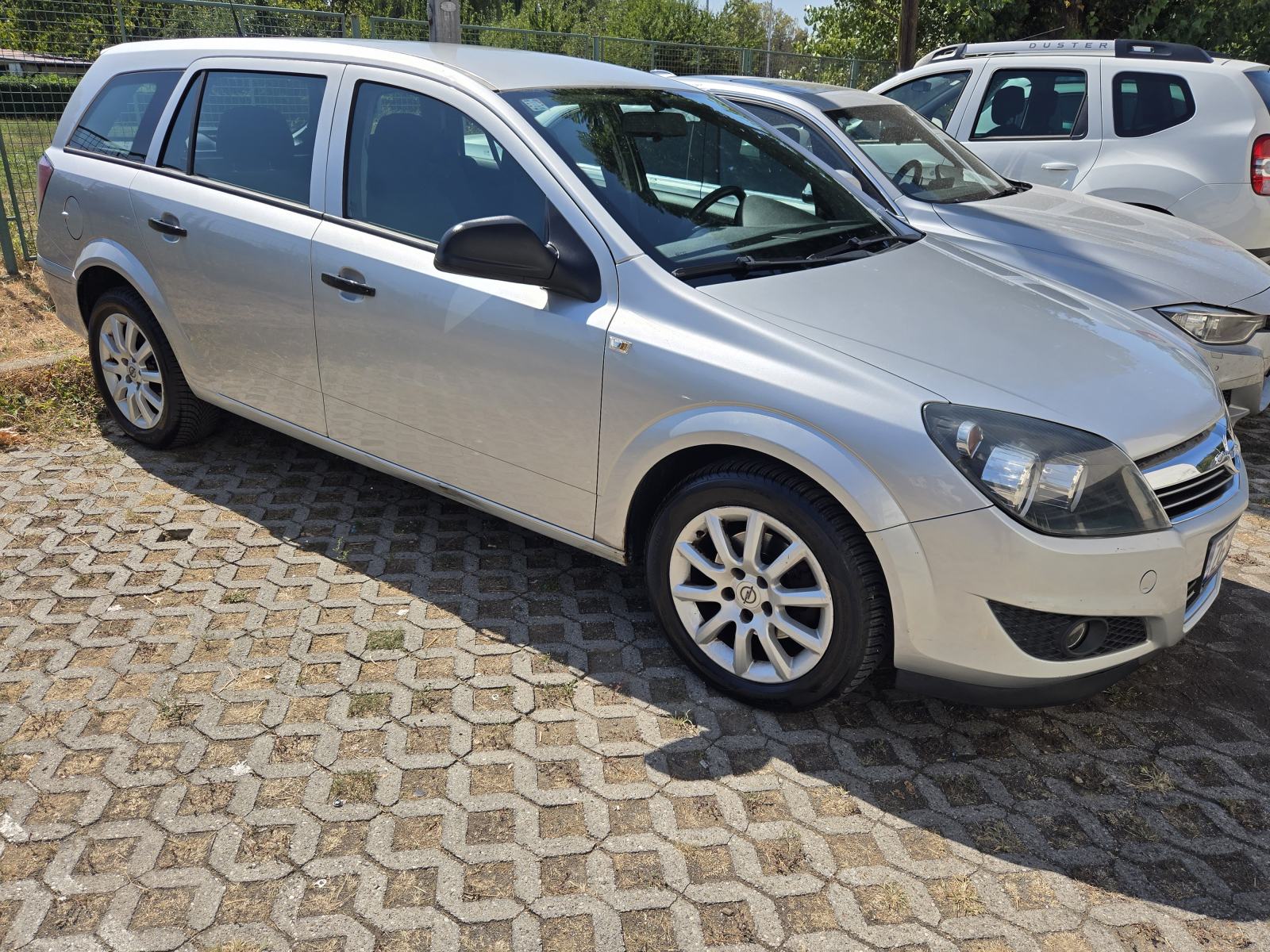 Opel Astra Karavan 1,7 CDTI REGISTRIRAN DO 8/2027, fotografija 3