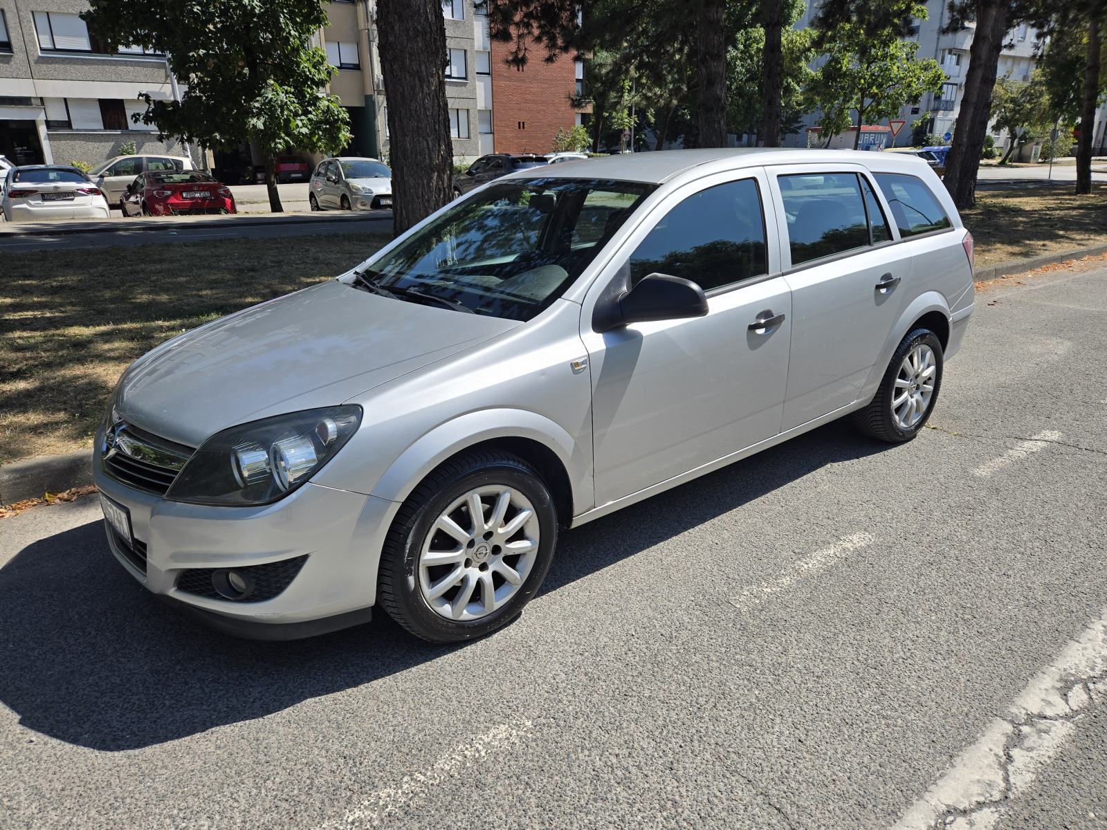 Opel Astra Karavan 1,7 CDTI REGISTRIRAN DO 8/2027, fotografija 1