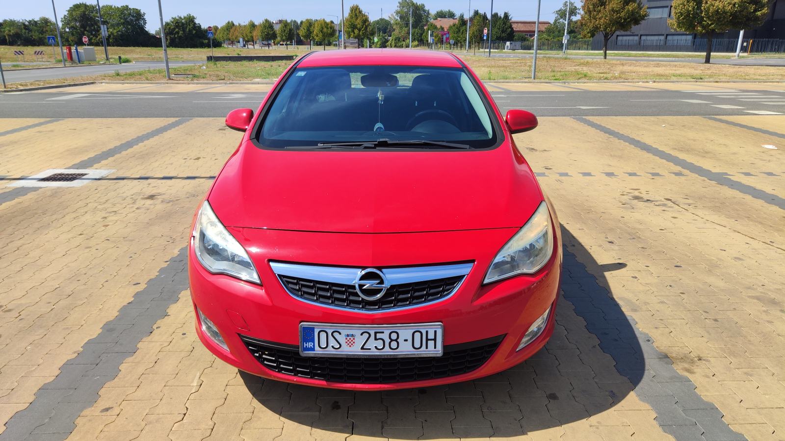 Opel Astra 1,7 CDTI reg. 08/27, fotografija 7