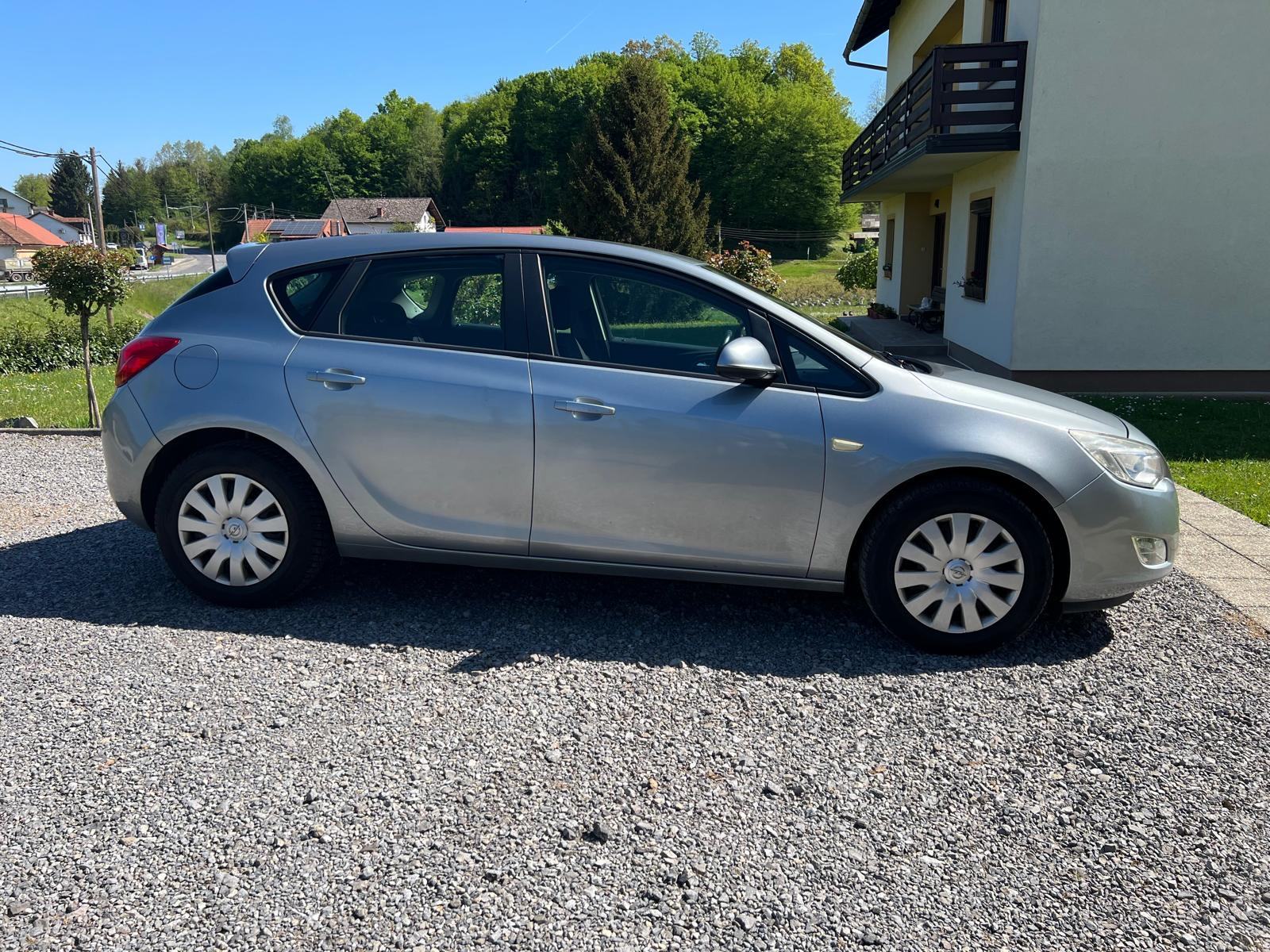 Opel Astra 1,7 CDTI, fotografija 4