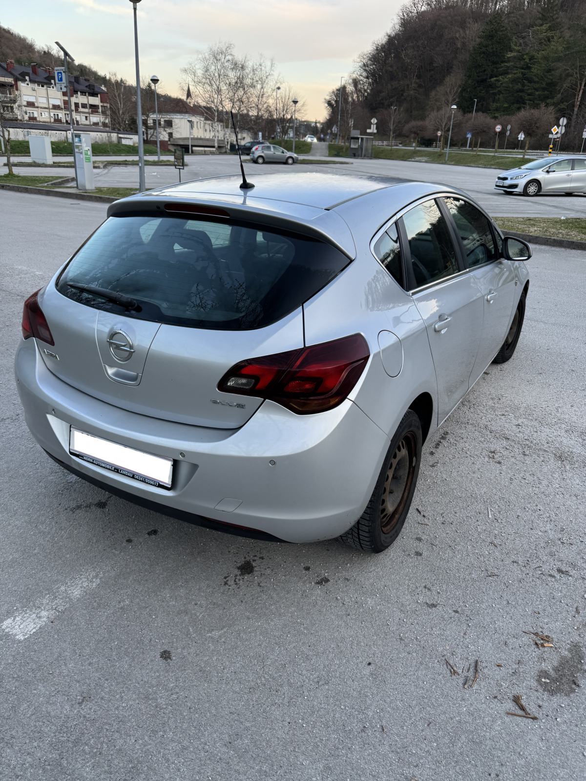 Opel Astra 1,7 CDTI HITNO!!!!! Registriran do 7/2027, fotografija 1