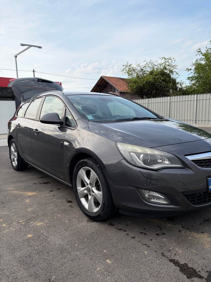 Opel Astra 1,7 CDTI, fotografija 3