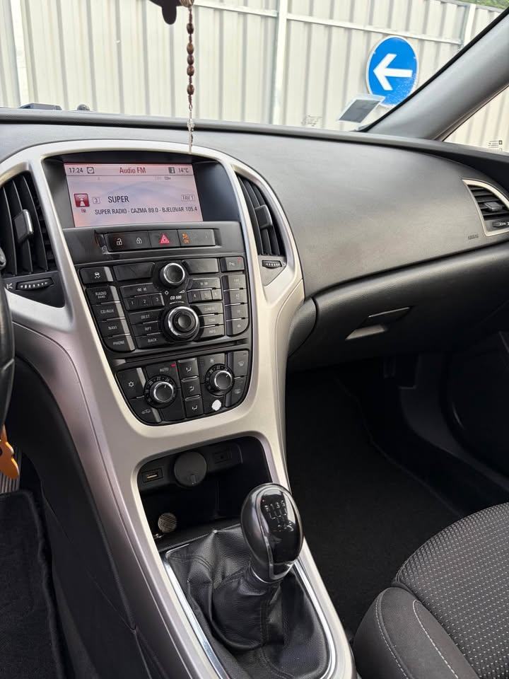 Opel Astra 1,7 CDTI, fotografija 7
