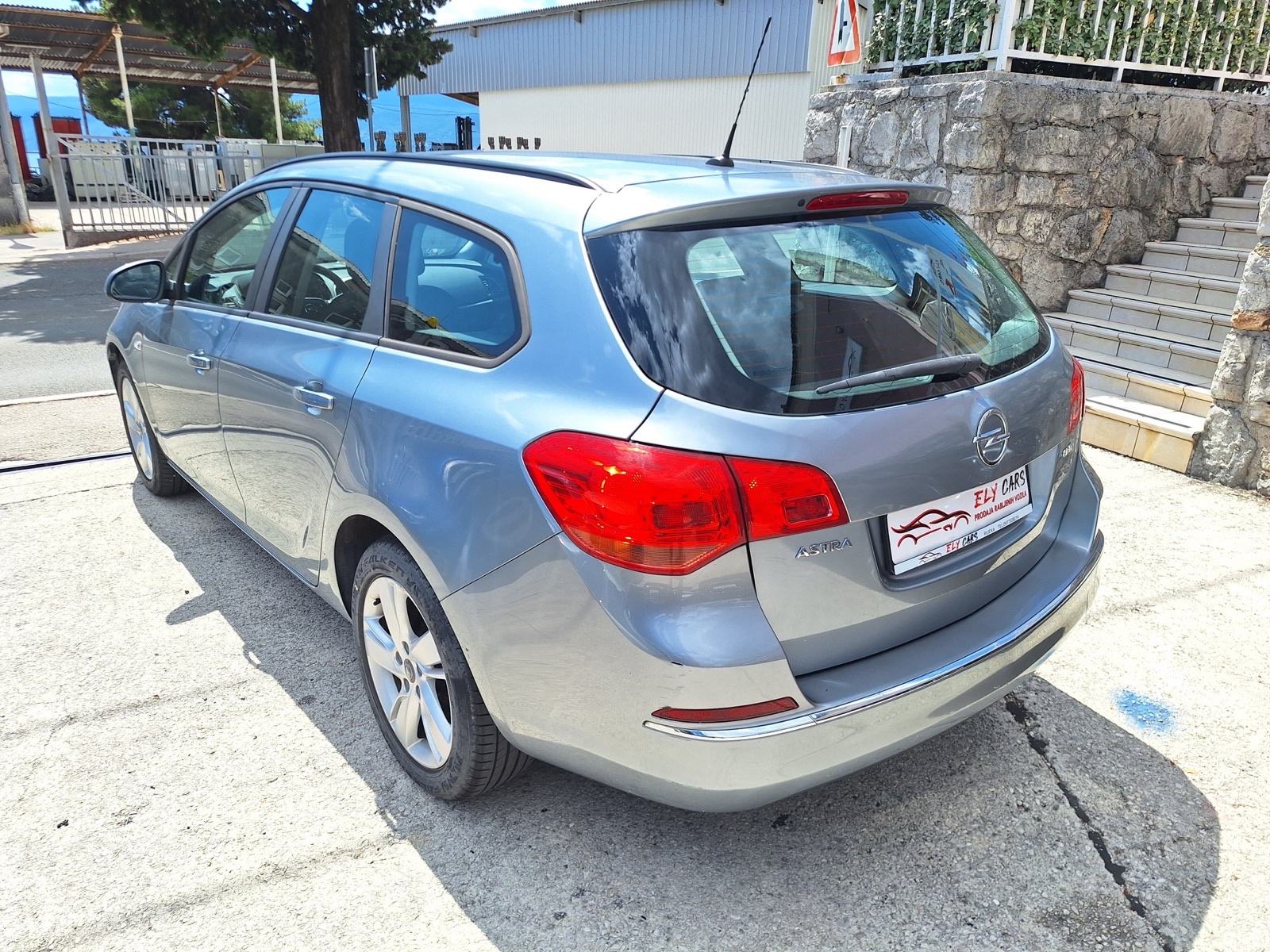 Opel Astra 1,7 CDTI, fotografija 4
