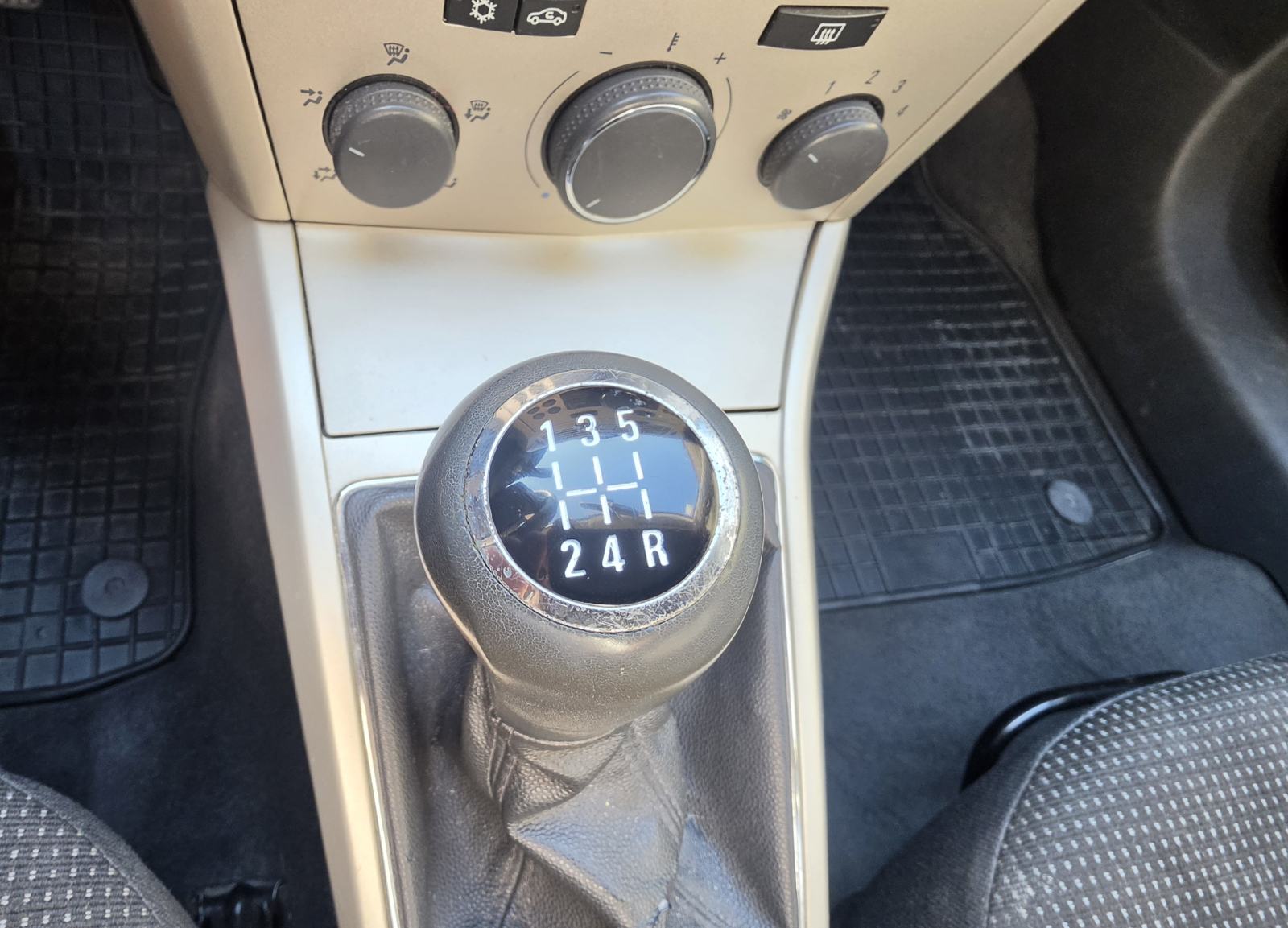 Opel Astra 1,7 CDTI, fotografija 16