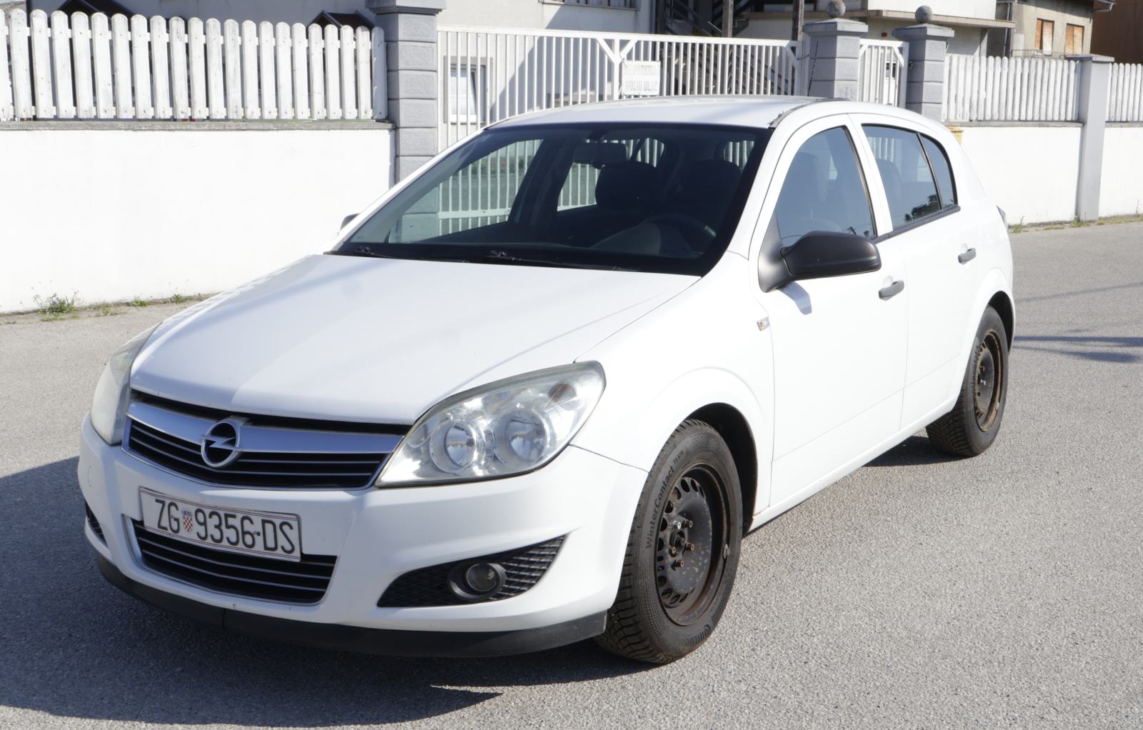 Opel Astra 1,7 CDTI, fotografija 2