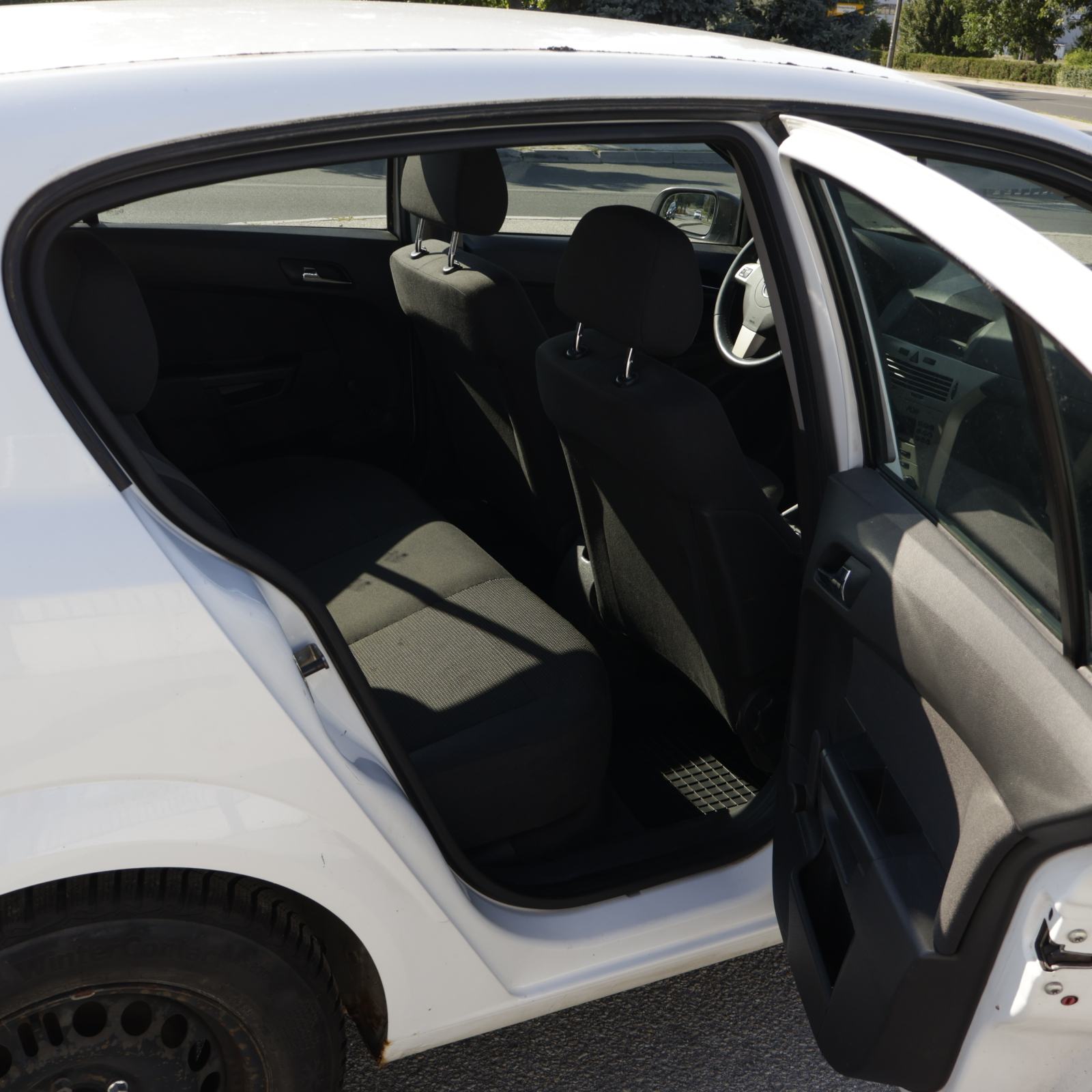 Opel Astra 1,7 CDTI, fotografija 10