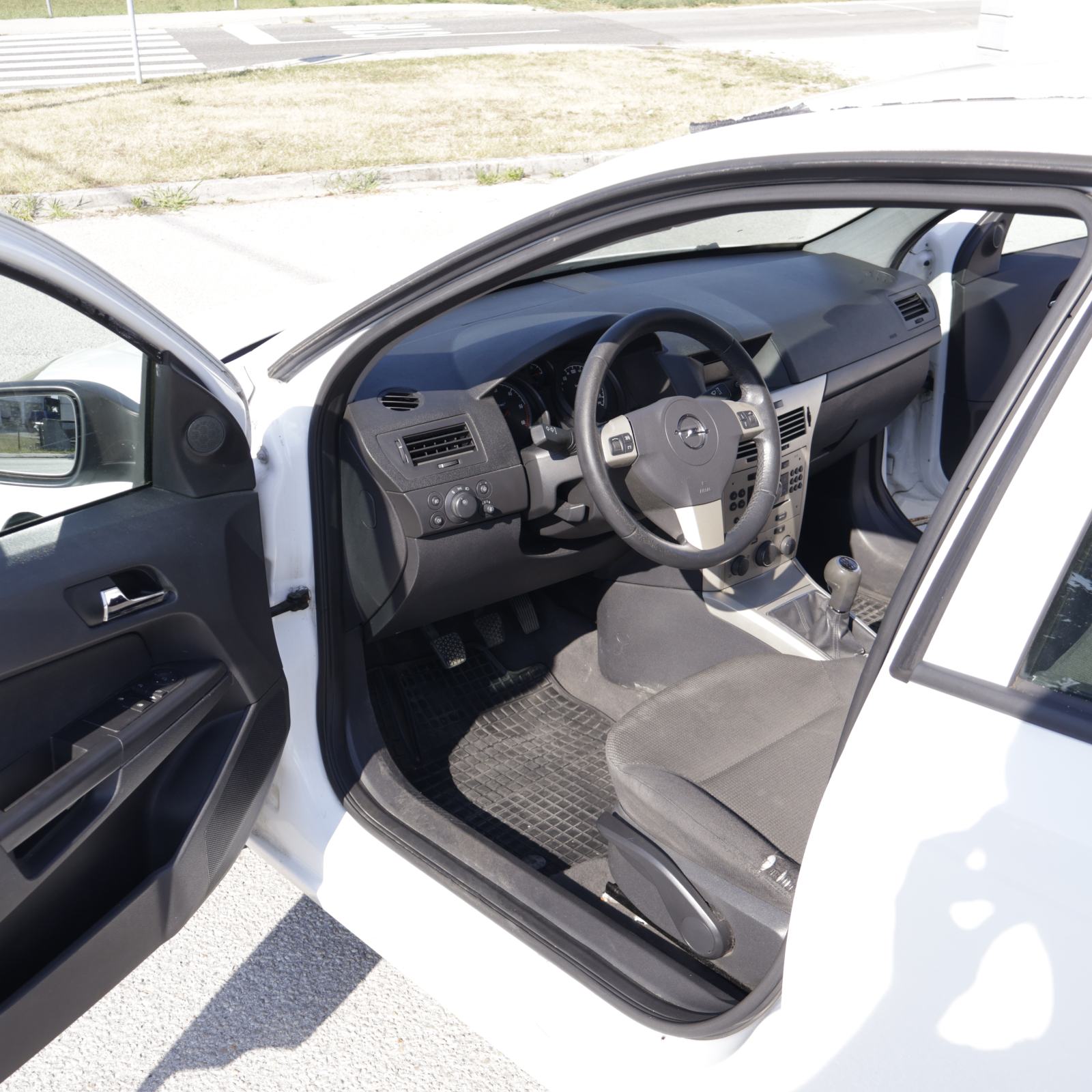 Opel Astra 1,7 CDTI, fotografija 13