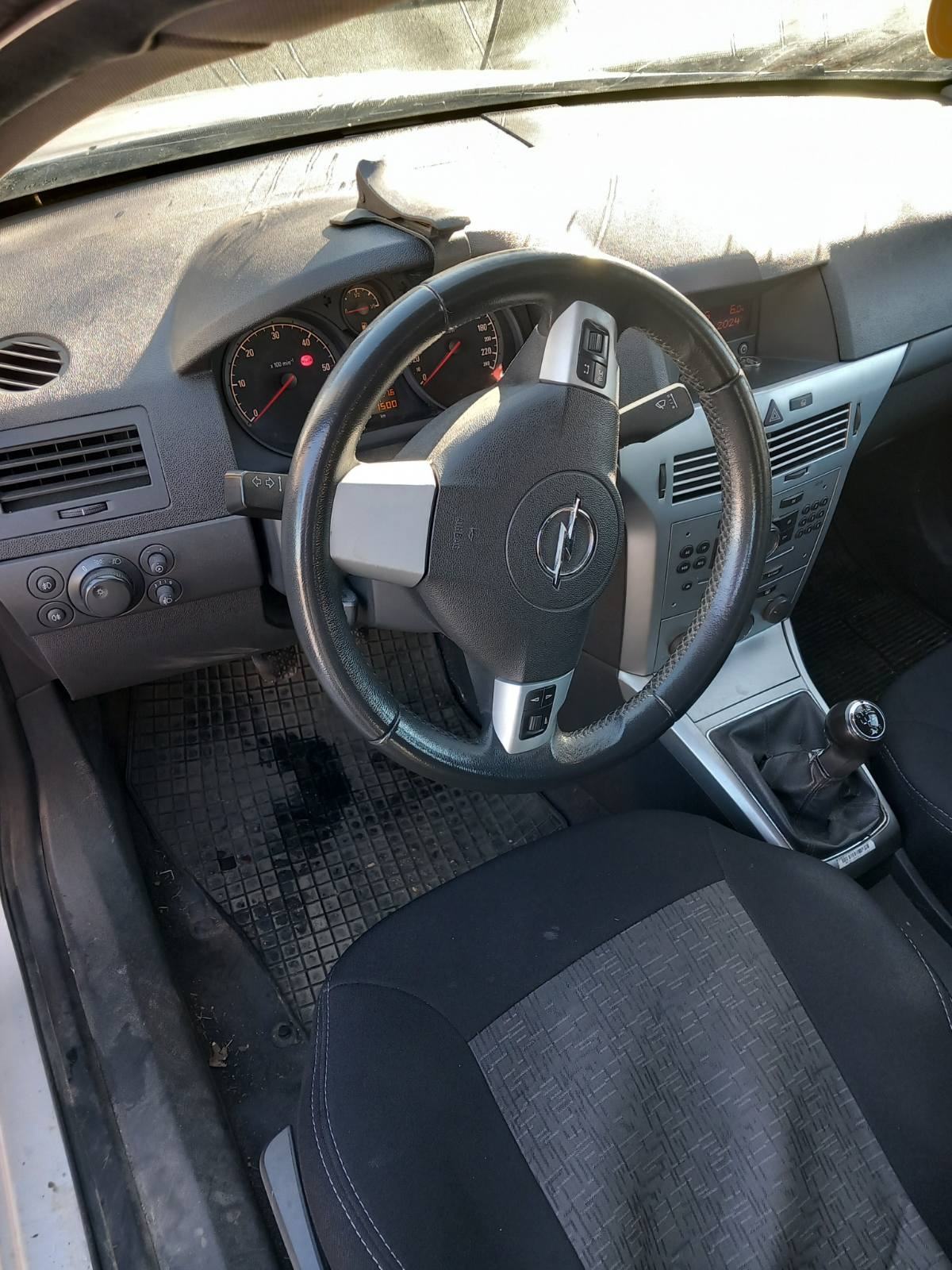 Opel Astra 1,7 CDTI, fotografija 7
