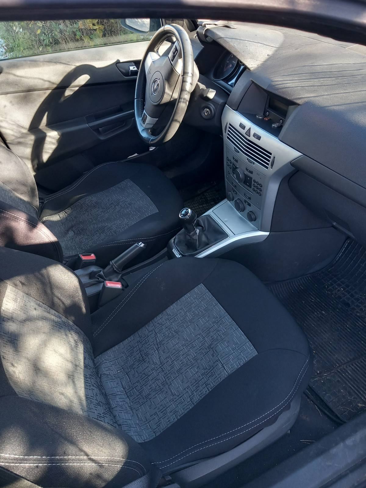 Opel Astra 1,7 CDTI, fotografija 8