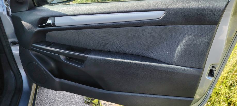 Opel Astra 1,7 CDTI, fotografija 12