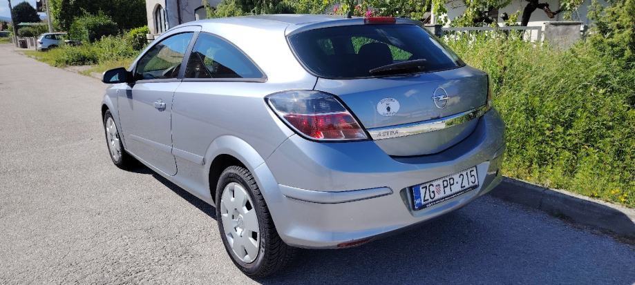 Opel Astra 1,7 CDTI, fotografija 11