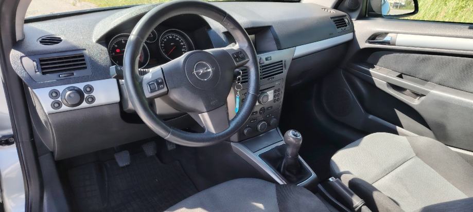 Opel Astra 1,7 CDTI, fotografija 4