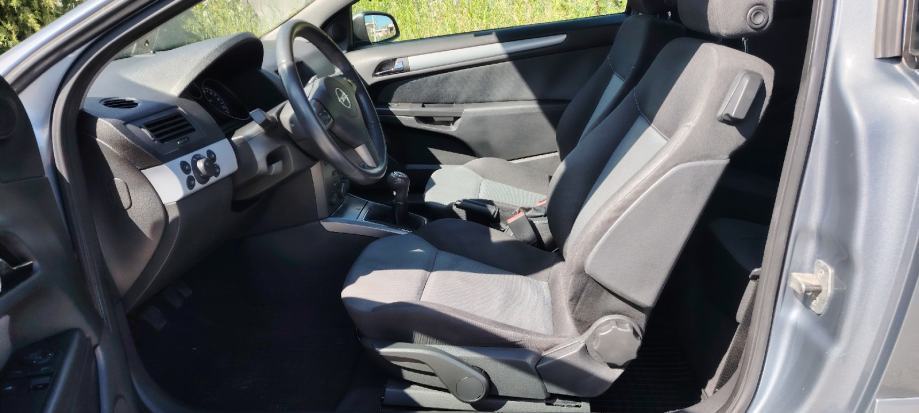 Opel Astra 1,7 CDTI, fotografija 15