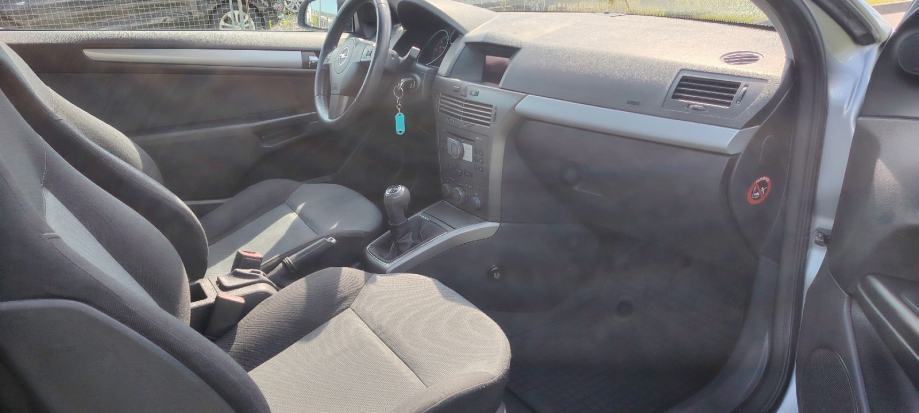 Opel Astra 1,7 CDTI, fotografija 14