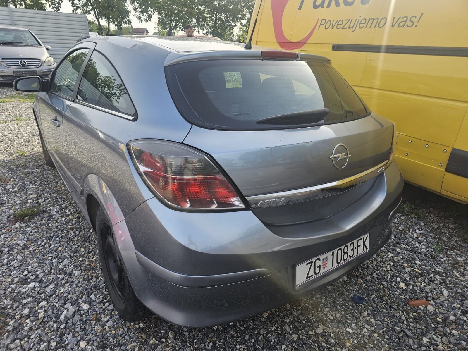 Opel Astra 1,7 CDTI HR AUTO= KLIMA= CENTRALNO, fotografija 3