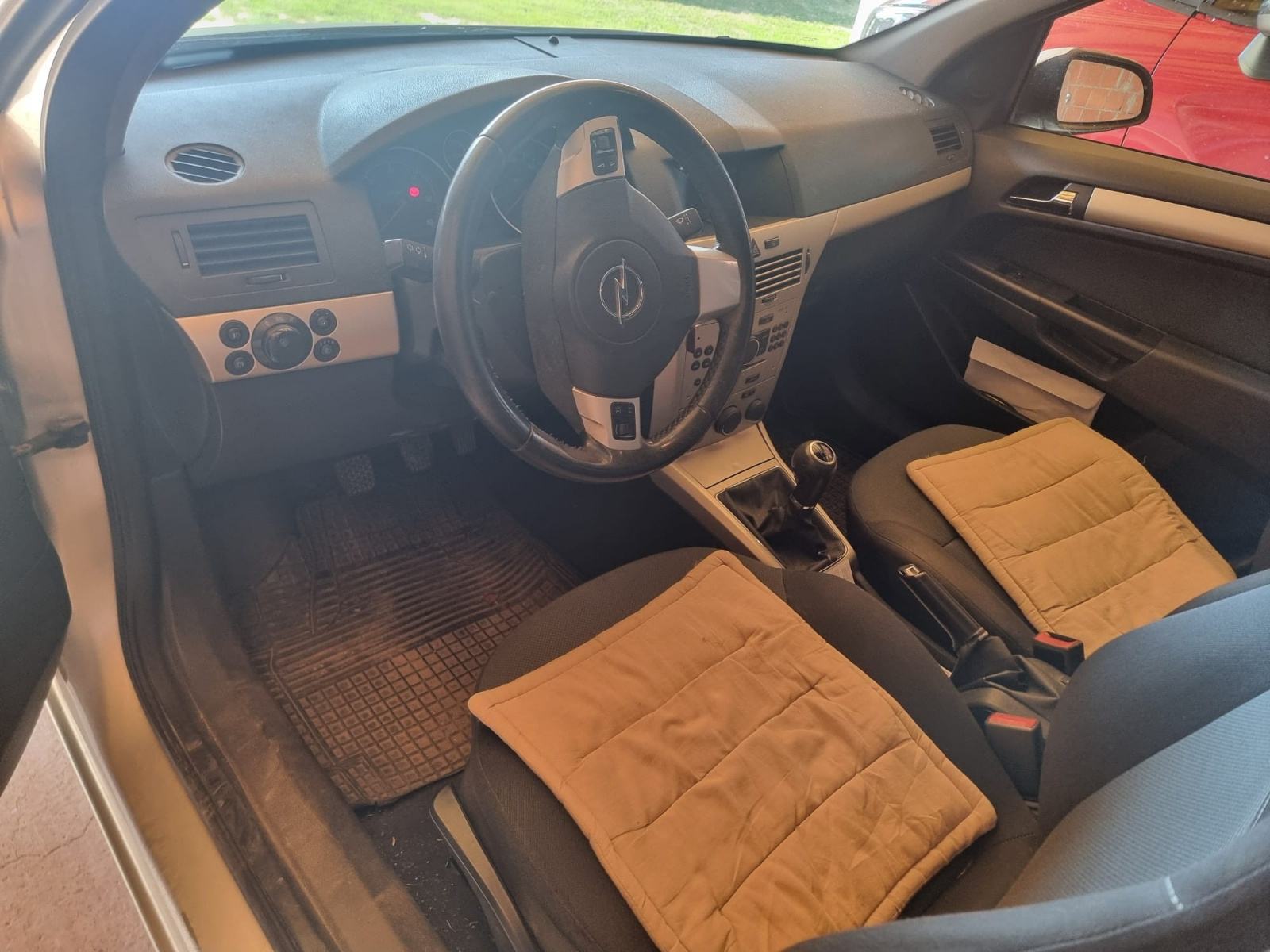 Opel Astra 1.7, fotografija 5