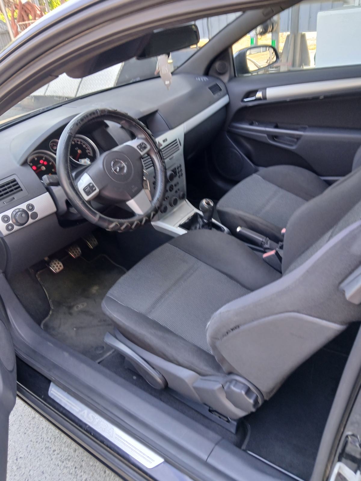 Opel Astra 1,9 CDTI Sport GTC, fotografija 2