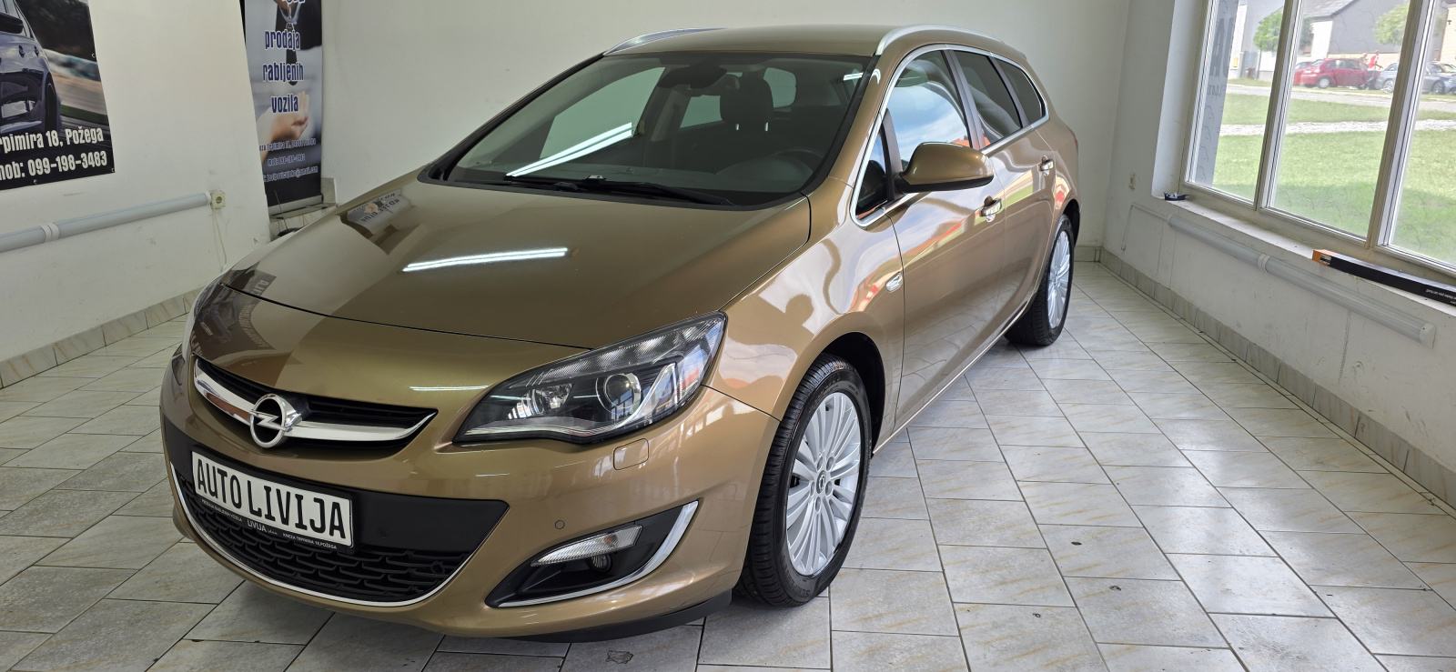 Opel Astra 2,0 CDTI MAKSIMALNO SAČUVAN, fotografija 1